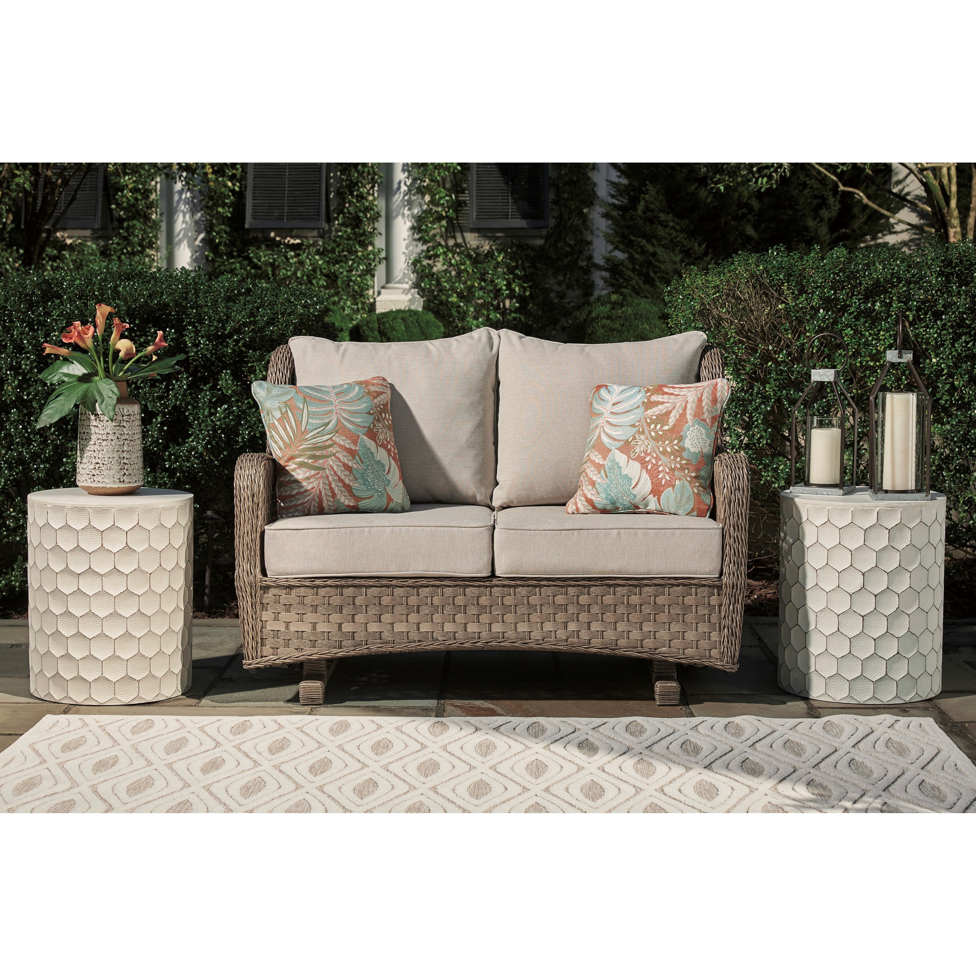 Signature Design by Ashley Clear Ridge P361 835 Resin Wicker